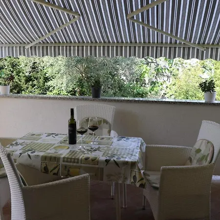 Punat Apartment Apartment